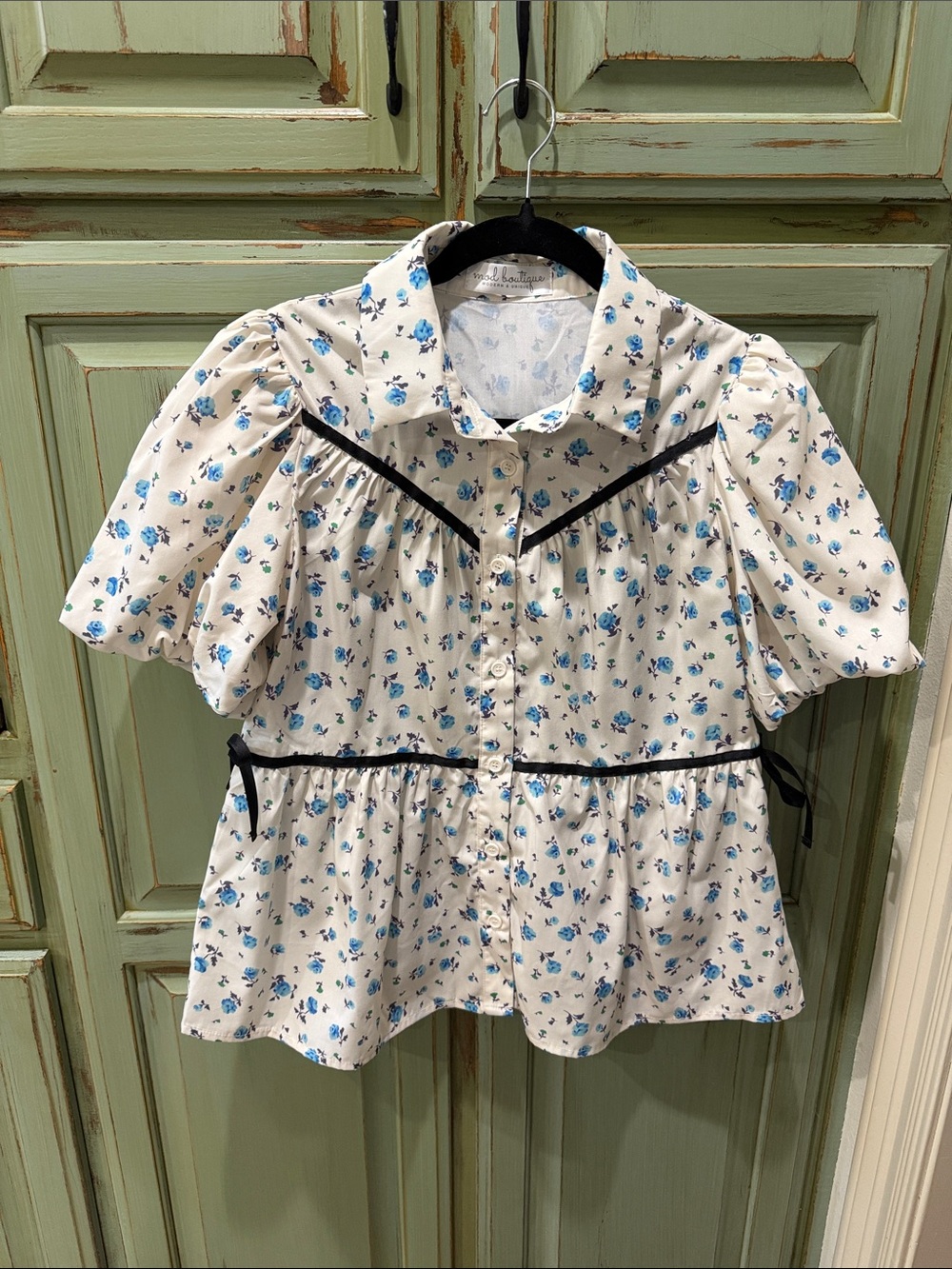 Women’s White Floral Peplum Button-Front Blouse with Blue Print